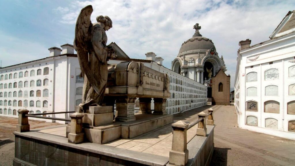 Cementerio Presbítero Maestro